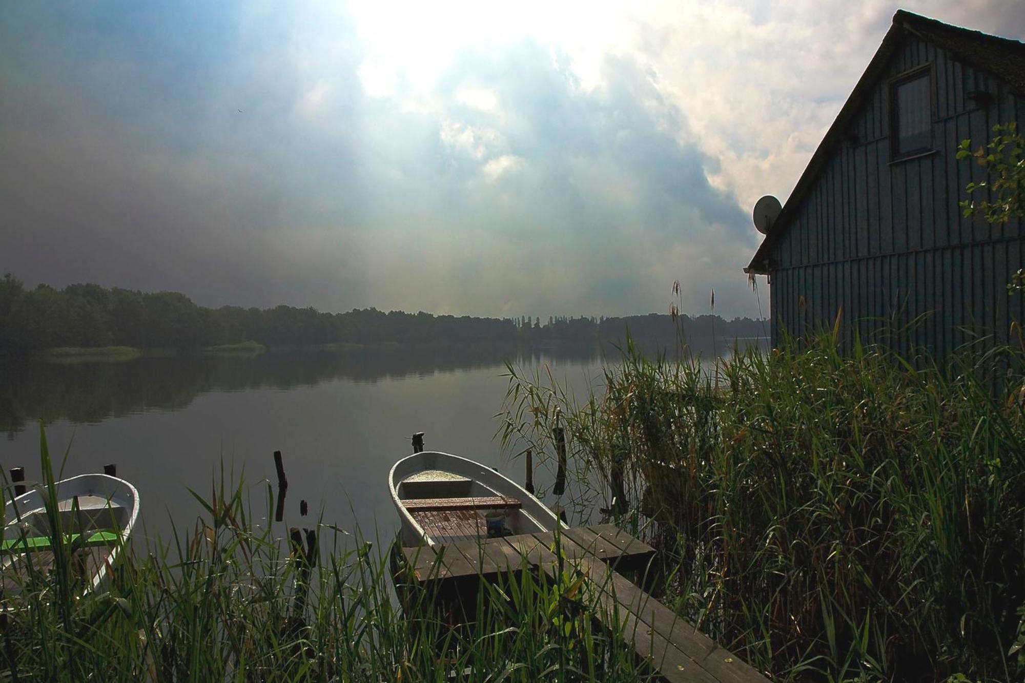Ferienhaus Am See Perlin Kültér fotó